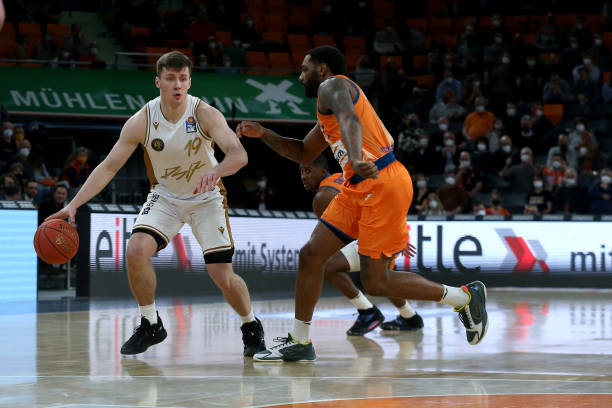 其领导力不 其领导力不