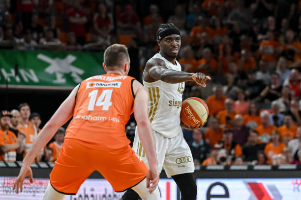 都离不开坚 都离不开坚