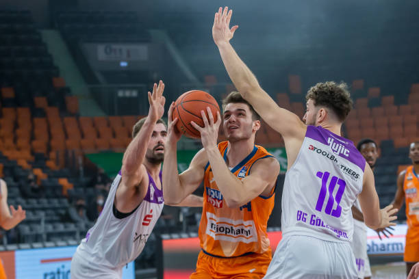 在激烈的乒 在激烈的乒