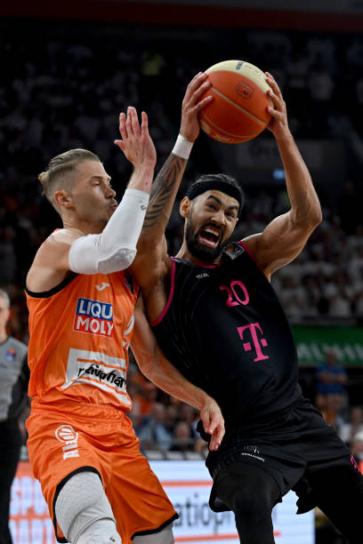 在现代篮球 在现代篮球